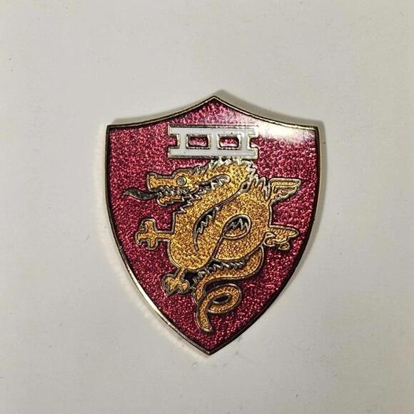 Vintage 3rd Marine Amphibious Corps Hat Lapel Pin US Military USMC - Picture 1 of 4